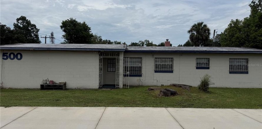 House in Sanford, Florida 3 bedrooms, 114.36 sq.m. № 2259295