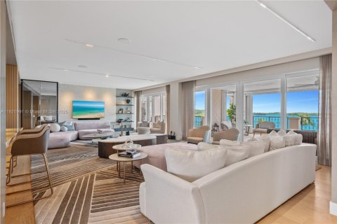 Copropriété à louer à Miami Beach, Floride: 5 chambres, 568.56 m2 № 1937658 - photo 2