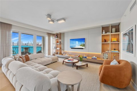 Copropriété à louer à Miami Beach, Floride: 5 chambres, 568.56 m2 № 1937658 - photo 6