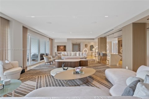 Condo in Miami Beach, Florida, 5 bedrooms  № 1937658 - photo 23