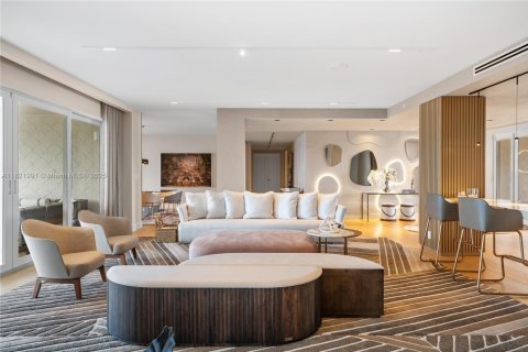 Condominio en alquiler en Miami Beach, Florida, 5 dormitorios, 568.56 m2 № 1937658 - foto 24