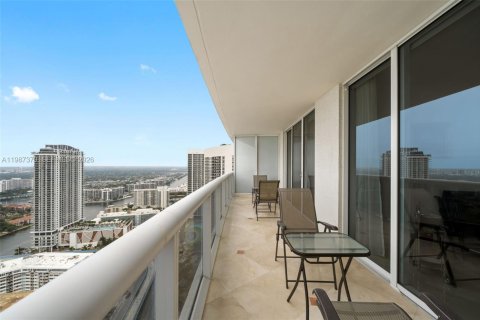 Condominio en venta en Hallandale Beach, Florida, 2 dormitorios, 100.89 m2 № 2049036 - foto 25