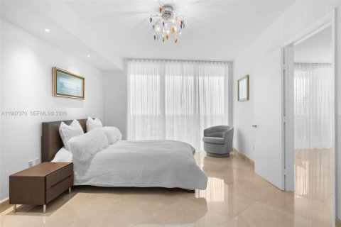 Condominio en venta en Hallandale Beach, Florida, 2 dormitorios, 100.89 m2 № 2049036 - foto 14