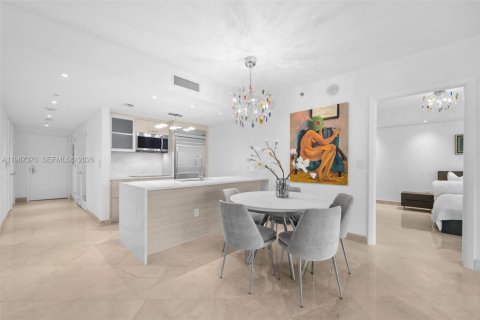 Condominio en venta en Hallandale Beach, Florida, 2 dormitorios, 100.89 m2 № 2049036 - foto 9