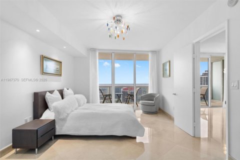 Condominio en venta en Hallandale Beach, Florida, 2 dormitorios, 100.89 m2 № 2049036 - foto 15