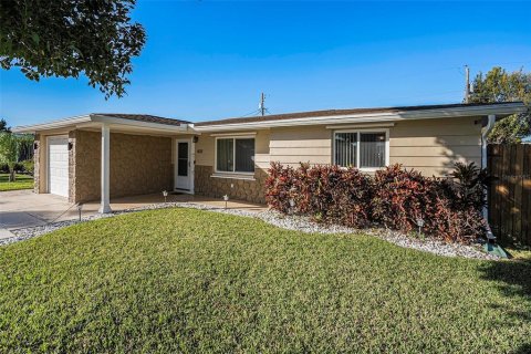 Casa en venta en Holiday, Florida, 2 dormitorios, 114.46 m2 № 1909777 - foto 2