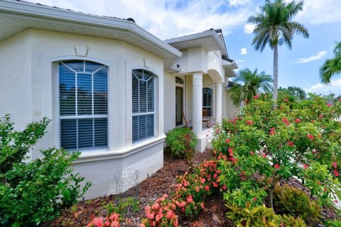 Casa en alquiler en Punta Gorda, Florida, 3 dormitorios, 211.35 m2 № 1690331 - foto 6