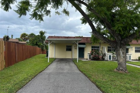 Appartement à louer à Sarasota, Floride: 2 chambres, 111.48 m2 № 1808820 - photo 1