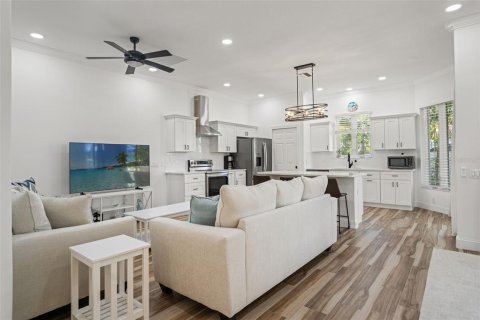 House in Bradenton, Florida 3 bedrooms, 169.18 sq.m. № 1849419 - photo 8
