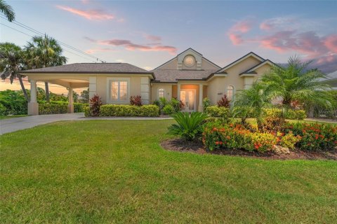 House in Bradenton, Florida 3 bedrooms, 169.18 sq.m. № 1849419 - photo 1