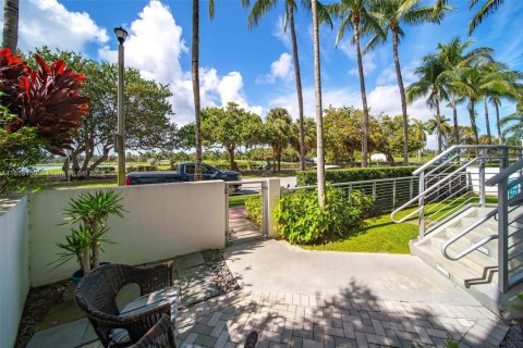 Copropriété à louer à Miami Beach, Floride: 2 chambres, 123.37 m2 № 1887829 - photo 30