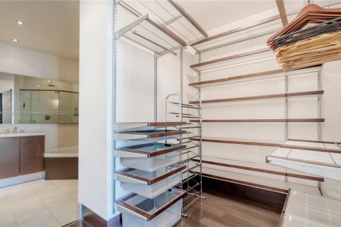 Condo in Miami, Florida, 2 bedrooms  № 1953355 - photo 19