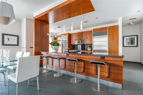 Condo in Miami, Florida, 2 bedrooms  № 1953355 - photo 6
