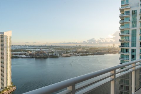 Condo in Miami, Florida, 2 bedrooms  № 1953355 - photo 2