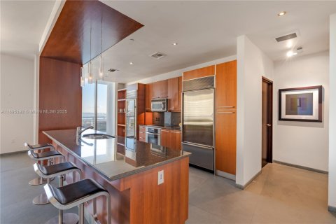 Condo in Miami, Florida, 2 bedrooms  № 1953355 - photo 9