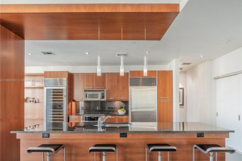 Condo in Miami, Florida, 2 bedrooms  № 1953355 - photo 8