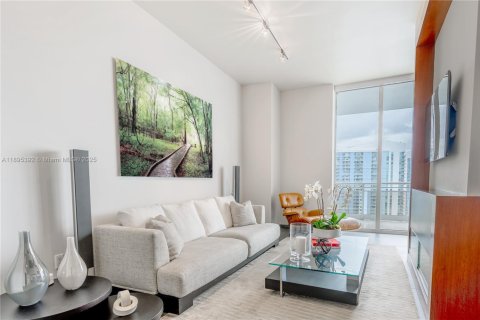 Condo in Miami, Florida, 2 bedrooms  № 1953355 - photo 4