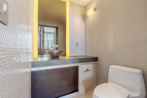 Condo in Miami, Florida, 2 bedrooms  № 1953355 - photo 10