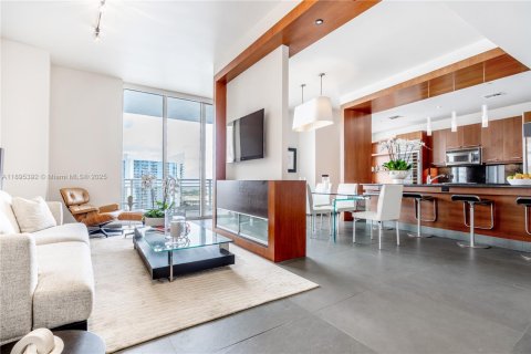 Condo in Miami, Florida, 2 bedrooms  № 1953355 - photo 3