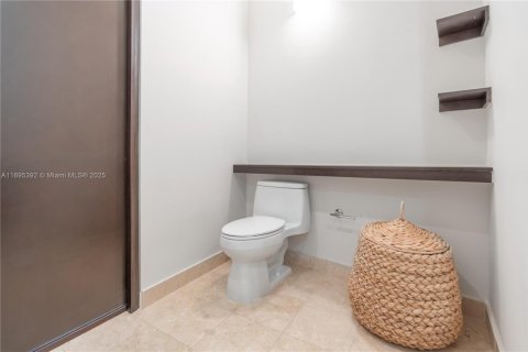 Condo in Miami, Florida, 2 bedrooms  № 1953355 - photo 26