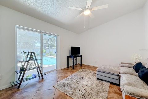 House in Orlando, Florida 4 bedrooms, 178.56 sq.m. № 2220418 - photo 29