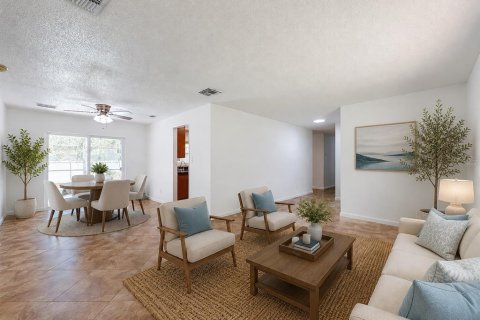 House in Orlando, Florida 4 bedrooms, 178.56 sq.m. № 2220418 - photo 12