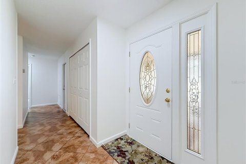 House in Orlando, Florida 4 bedrooms, 178.56 sq.m. № 2220418 - photo 9