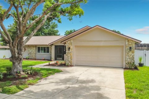 House in Orlando, Florida 4 bedrooms, 178.56 sq.m. № 2220418 - photo 2