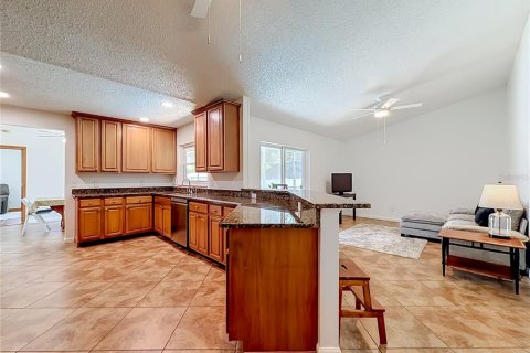 House in Orlando, Florida 4 bedrooms, 178.56 sq.m. № 2220418 - photo 18