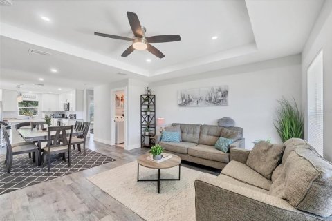 Propiedad comercial en venta en North Port, Florida, 4 dormitorios, 214.79 m2 № 2096359 - foto 9