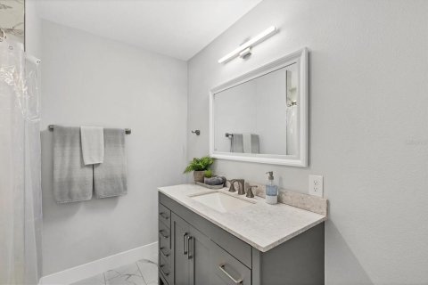 Propiedad comercial en venta en North Port, Florida, 4 dormitorios, 214.79 m2 № 2096359 - foto 20