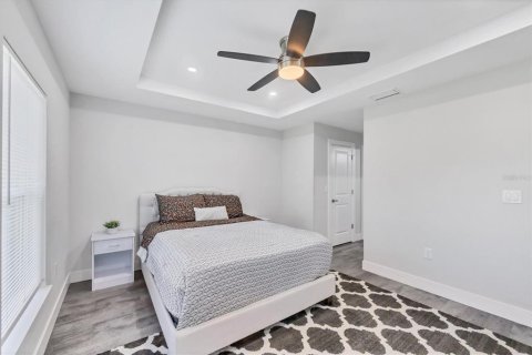 Propiedad comercial en venta en North Port, Florida, 4 dormitorios, 214.79 m2 № 2096359 - foto 18