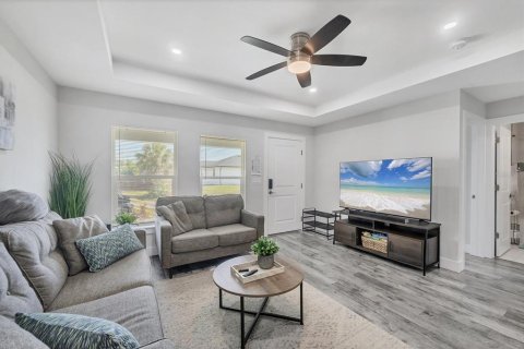 Propiedad comercial en venta en North Port, Florida, 4 dormitorios, 214.79 m2 № 2096359 - foto 8