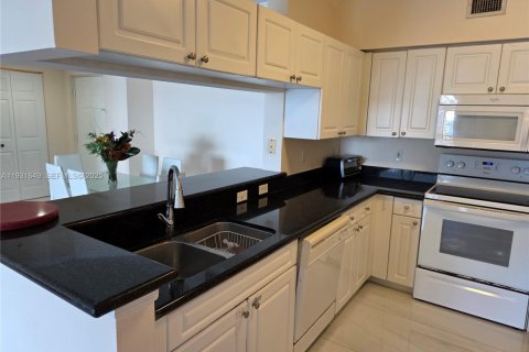 Снять в аренду кондоминиум в Санни-Айлс-Бич, Флорида 2 спальни, 103.68м2, № 1990533 - фото 10