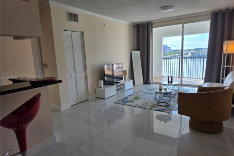 Снять в аренду кондоминиум в Санни-Айлс-Бич, Флорида 2 спальни, 103.68м2, № 1990533 - фото 20