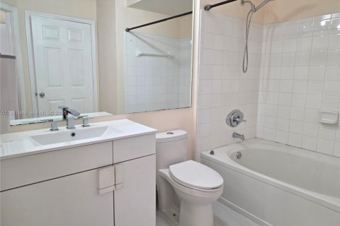 Снять в аренду кондоминиум в Санни-Айлс-Бич, Флорида 2 спальни, 103.68м2, № 1990533 - фото 9