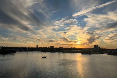 Снять в аренду кондоминиум в Санни-Айлс-Бич, Флорида 2 спальни, 103.68м2, № 1990533 - фото 3