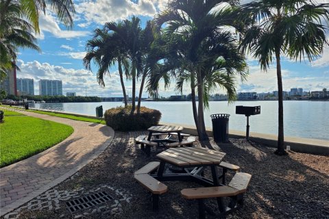 Снять в аренду кондоминиум в Санни-Айлс-Бич, Флорида 2 спальни, 103.68м2, № 1990533 - фото 28