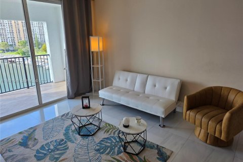 Снять в аренду кондоминиум в Санни-Айлс-Бич, Флорида 2 спальни, 103.68м2, № 1990533 - фото 7