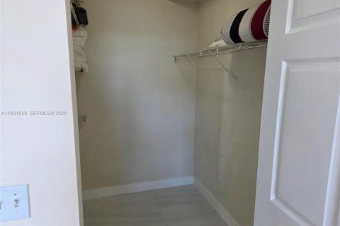 Снять в аренду кондоминиум в Санни-Айлс-Бич, Флорида 2 спальни, 103.68м2, № 1990533 - фото 16