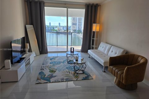 Снять в аренду кондоминиум в Санни-Айлс-Бич, Флорида 2 спальни, 103.68м2, № 1990533 - фото 22