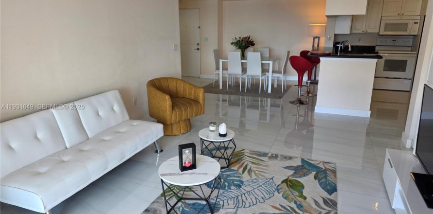 Кондоминиум с 2 спальнями в Санни-Айлс-Бич, Флорида № 1990533