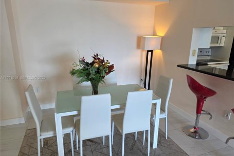 Снять в аренду кондоминиум в Санни-Айлс-Бич, Флорида 2 спальни, 103.68м2, № 1990533 - фото 23