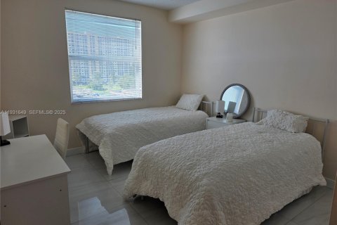 Снять в аренду кондоминиум в Санни-Айлс-Бич, Флорида 2 спальни, 103.68м2, № 1990533 - фото 5