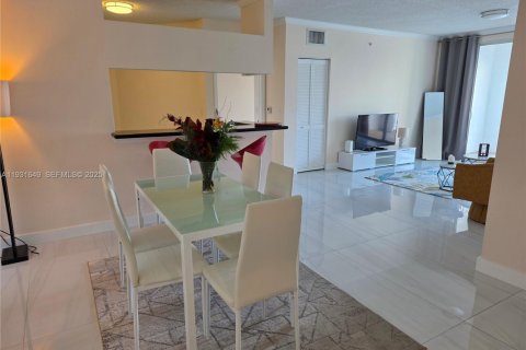 Снять в аренду кондоминиум в Санни-Айлс-Бич, Флорида 2 спальни, 103.68м2, № 1990533 - фото 13