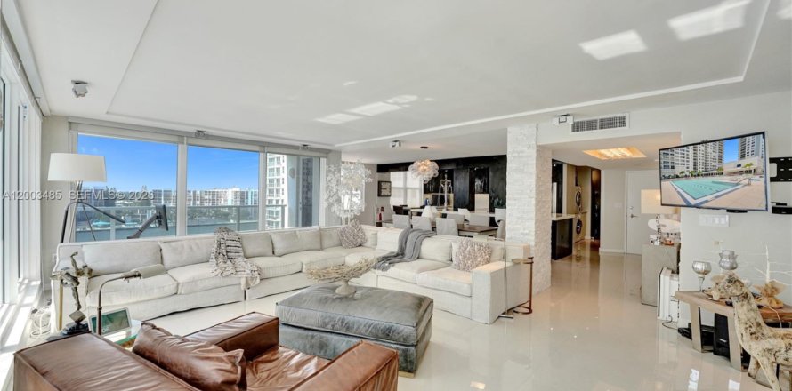Condo à Hollywood, Floride, 2 chambres  № 2170435