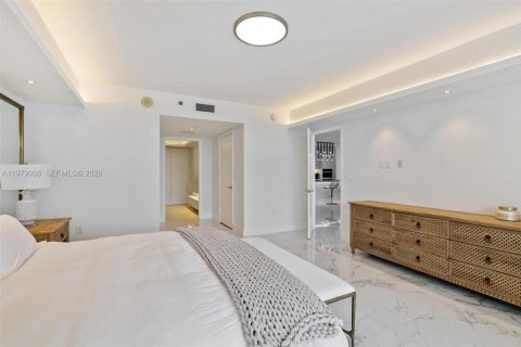 Copropriété à louer à Hallandale Beach, Floride: 2 chambres, 191.84 m2 № 2046009 - photo 20