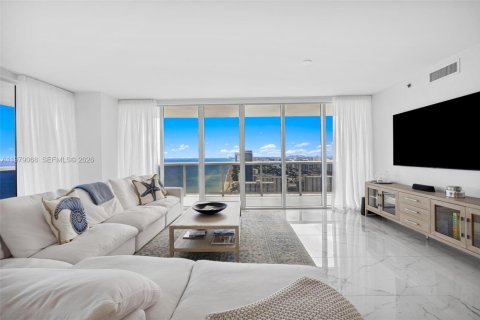 Copropriété à louer à Hallandale Beach, Floride: 2 chambres, 191.84 m2 № 2046009 - photo 14