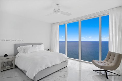 Copropriété à louer à Hallandale Beach, Floride: 2 chambres, 191.84 m2 № 2046009 - photo 24