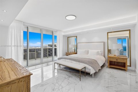 Copropriété à louer à Hallandale Beach, Floride: 2 chambres, 191.84 m2 № 2046009 - photo 17